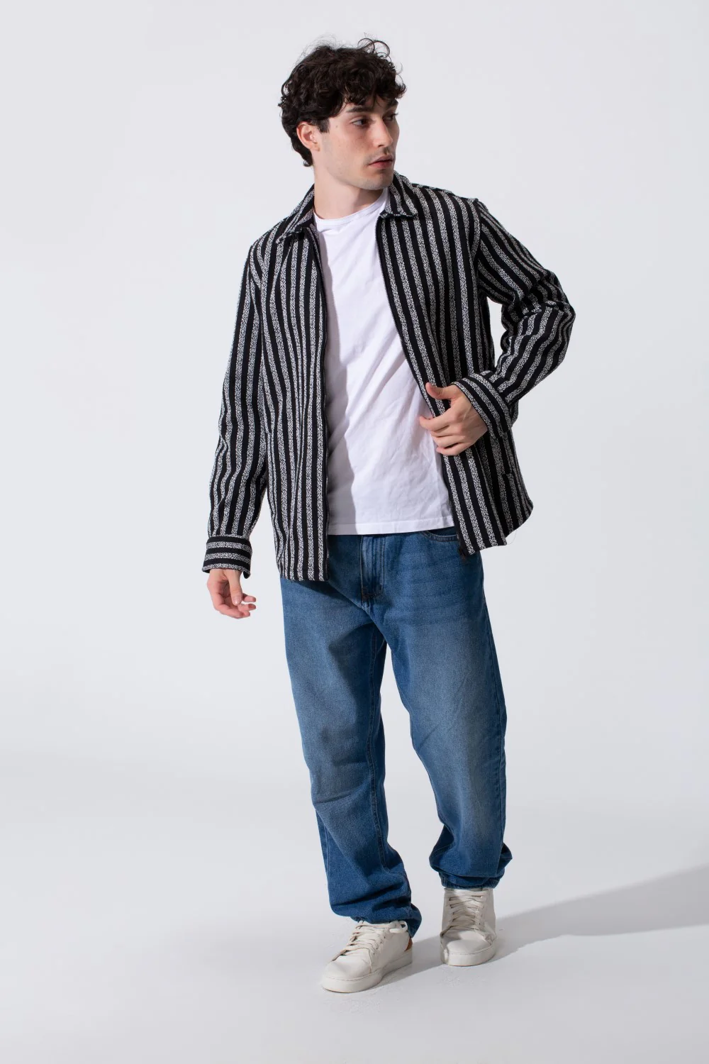 Men's Winter Long Sleeved Regular Fit Striped Shirt With A Full Front Zipper - Image 4