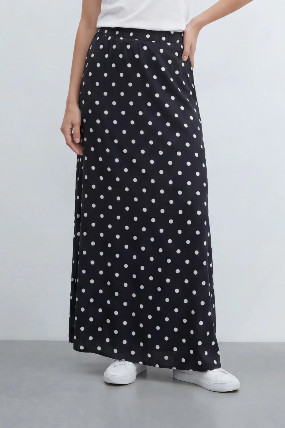 Women’s Tomato Store Dot Flow Maxi Skirt With Smooth Woven Texture Allover Polka Dot Print Regular