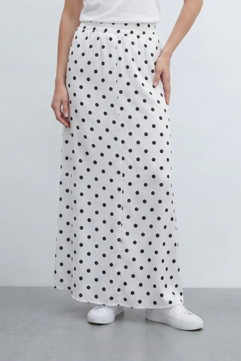 Women’s Tomato Store Dot Flow Maxi Skirt With Smooth Woven Texture Allover Polka Dot Print Regular - Image 5