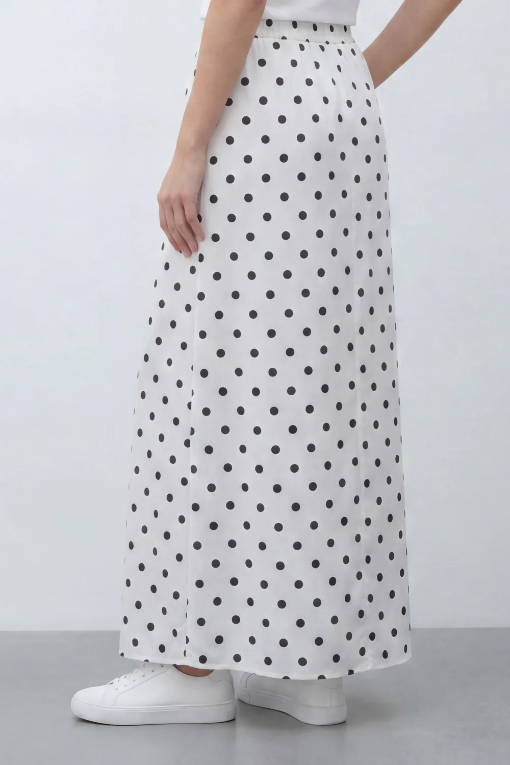 Women’s Tomato Store Dot Flow Maxi Skirt With Smooth Woven Texture Allover Polka Dot Print Regular - Image 8