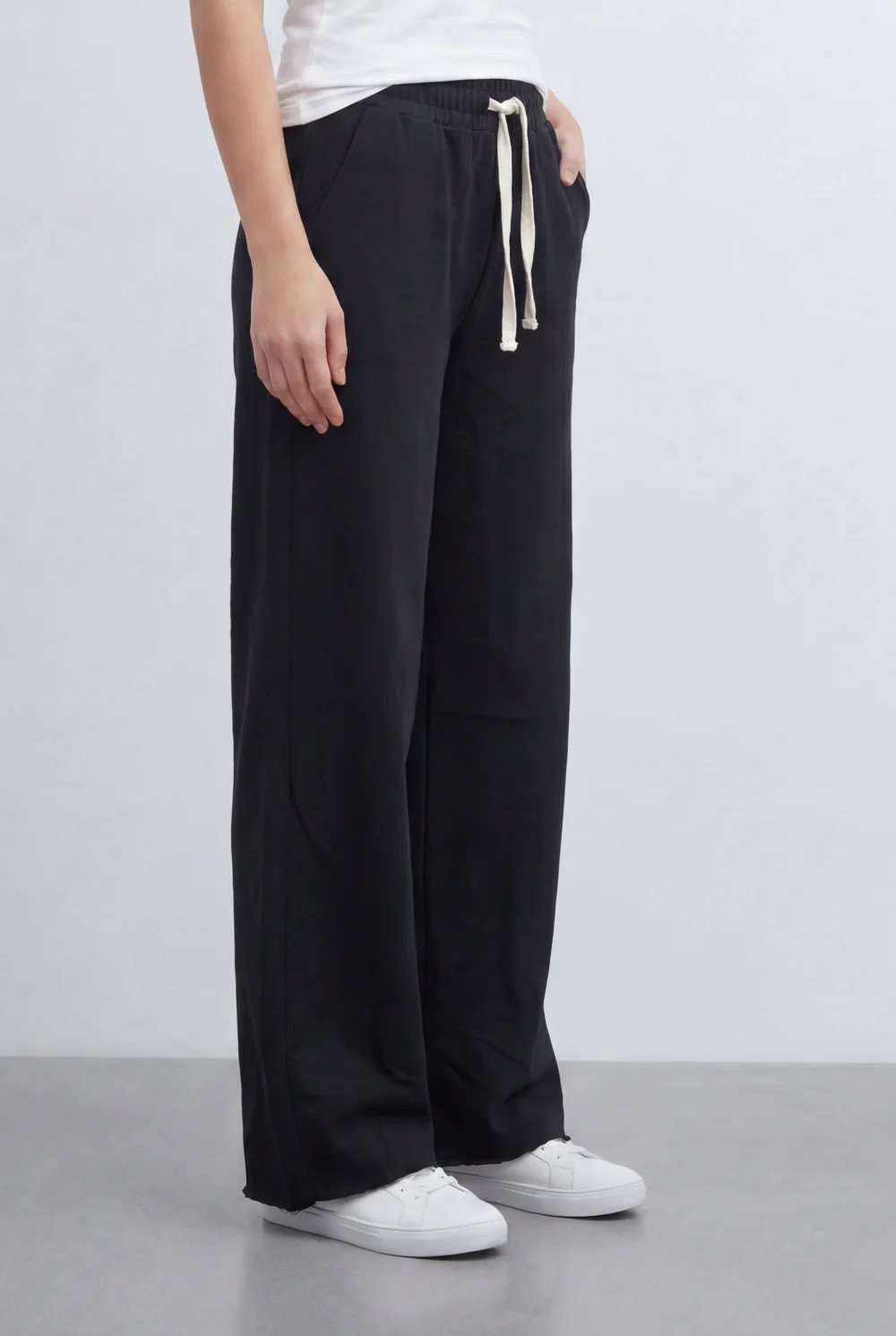 Women’s Tomato Store Fluid Lounge Sweatpants With Smooth Solid Surface Plain Dye Texture - Image 3