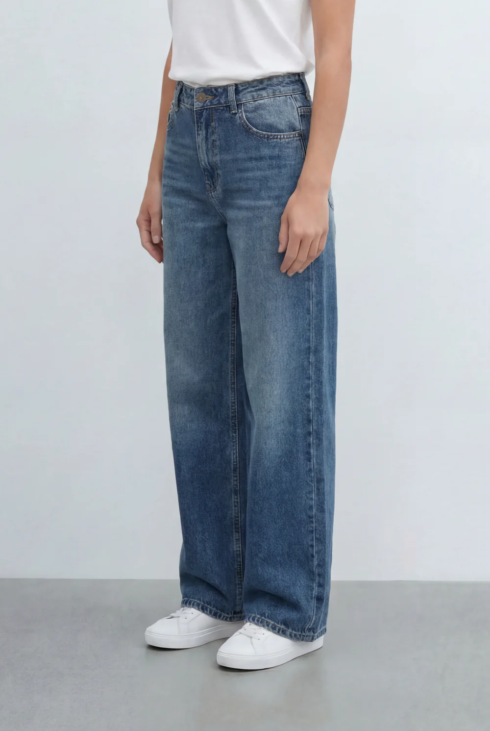 Women’s Tomato Store Relaxed Wide Leg Pants Jeans Mid Rise Waist Soft Vintage Wash Finish - Image 3