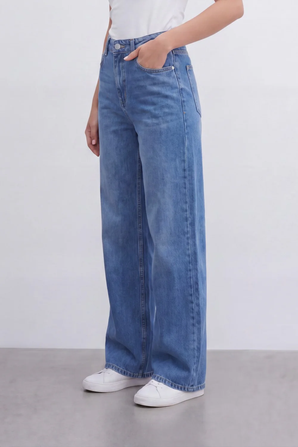 Women’s Tomato Store Sky Fade Wide Leg Jeans With Washed Denim Texture Soft Whisker Fade Effect Vertical Grain Pants - Image 4