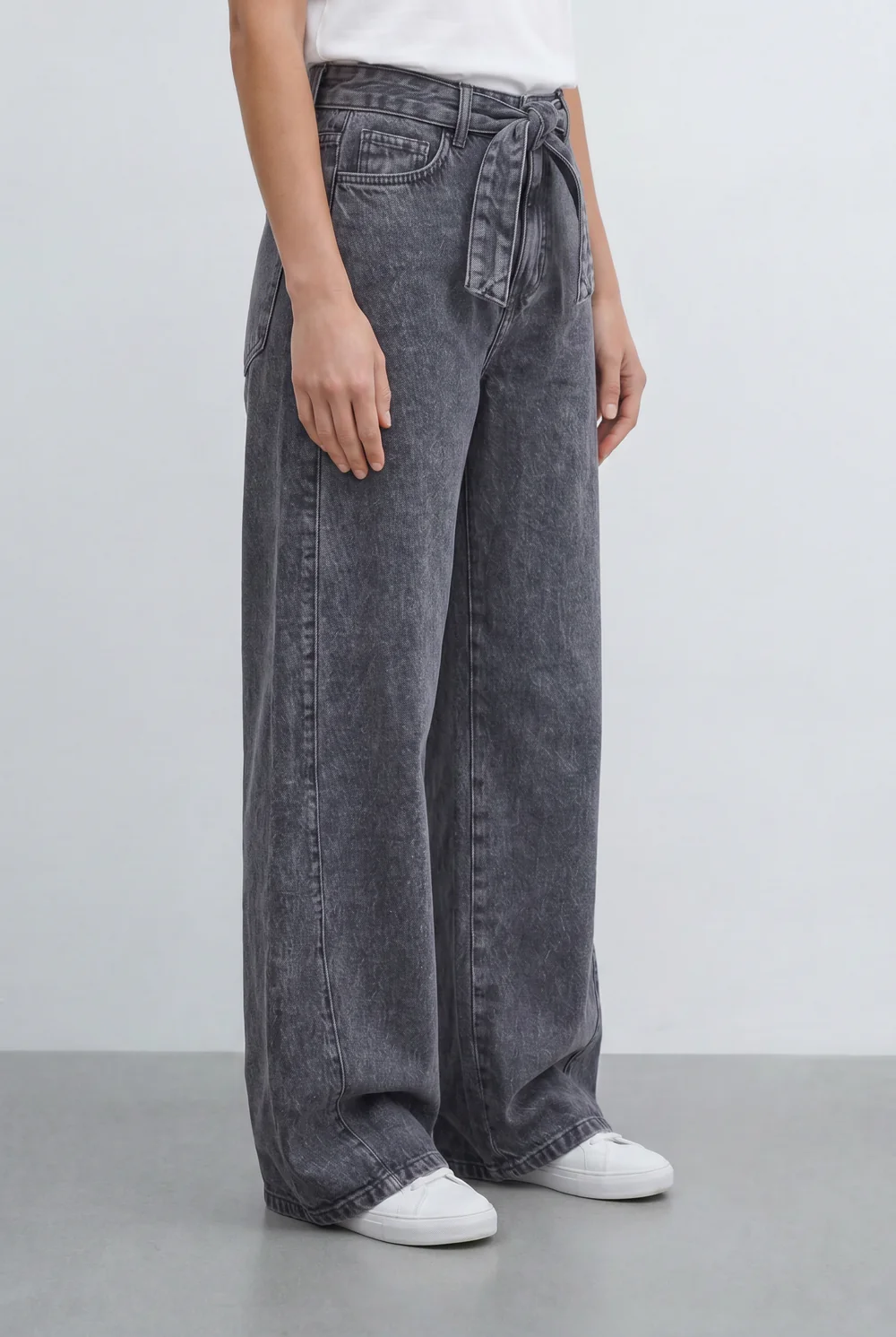 Women’s Tomato Store Tie Waist Wide Leg Jeans Acid Wash Pants Self Fabric Belt Detail - Image 4