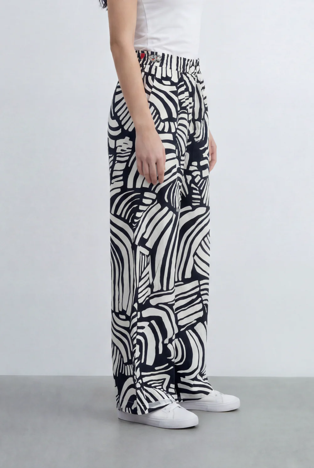 Women’s Tomato Store Tropical Print Palazzo Pants Bold Abstract Leaf Pattern Elastic Waist - Image 3