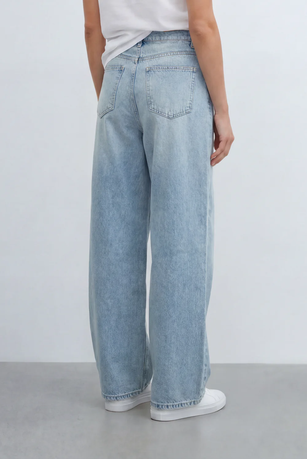 Women’s Tomato Store Ultra Wide Leg Jeans Pants Light Vintage Wash Relaxed Full Length Silhouette - Image 2