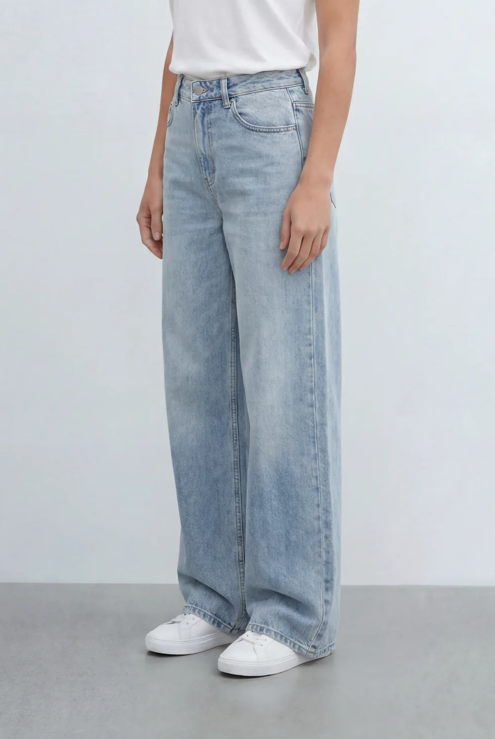 Women’s Tomato Store Ultra Wide Leg Jeans Pants Light Vintage Wash Relaxed Full Length Silhouette - Image 3