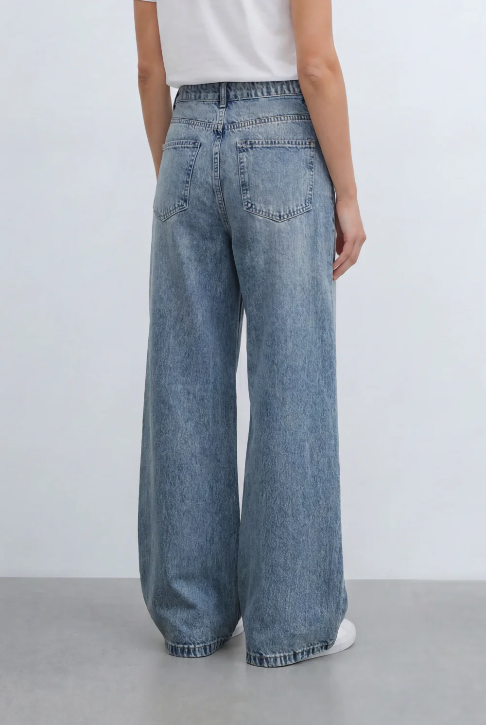 Women’s Tomato Store Wide Leg Denim Jeans Pants High Rise Waist Relaxed Light Wash Finish - Image 2
