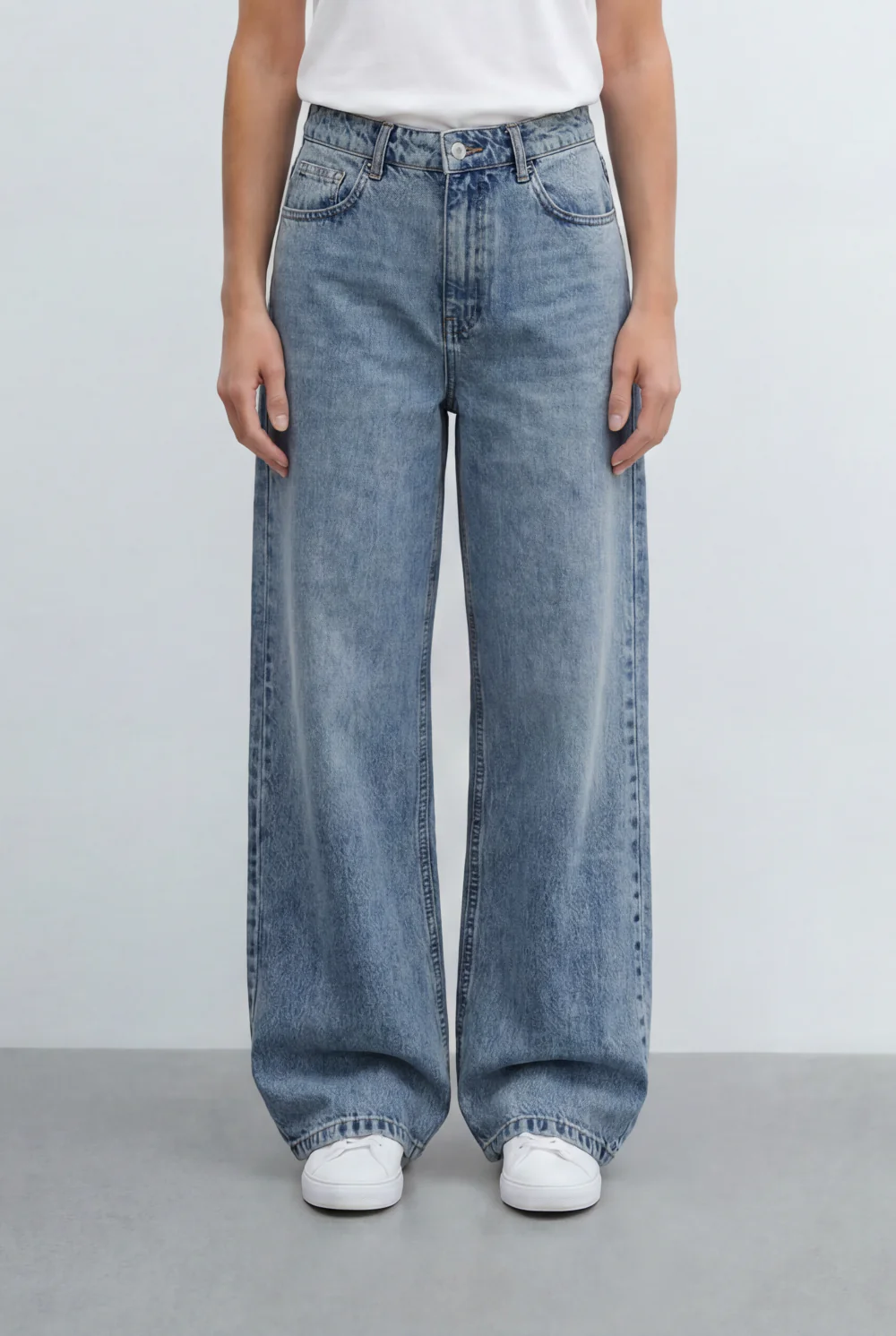 Women’s Tomato Store Wide Leg Denim Jeans Pants High Rise Waist Relaxed Light Wash Finish - Image 3